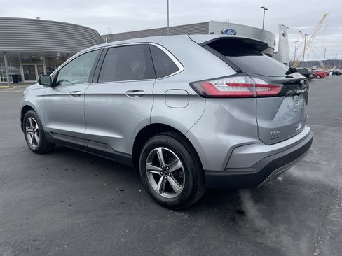 Used 2024 Ford Edge SEL w/ Convenience Package image 3