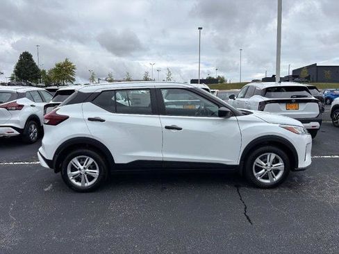 Certified 2025 Nissan Kicks Play S FWD image 2