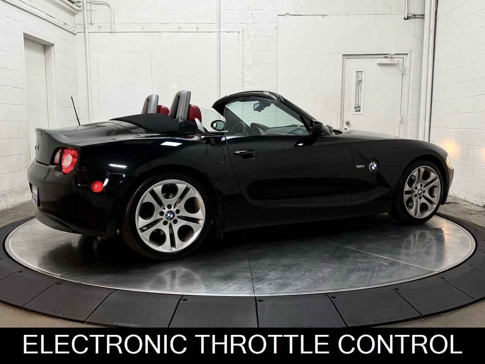Used 2005 BMW Z4 3.0i RWD image 8