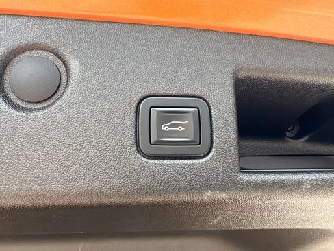 Used 2018 Chevrolet Equinox LT w/ Sun & Infotainment Package FWD image 14