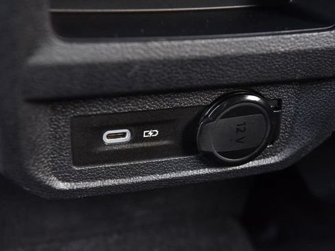 Certified 2023 Volkswagen Tiguan SE R-Line FWD image 23