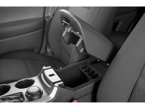 Used 2015 Ford Explorer XLT w/ Equipment Group 201A AWD/4WD image 16