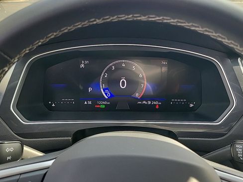 Used 2024 Volkswagen Tiguan S image 23