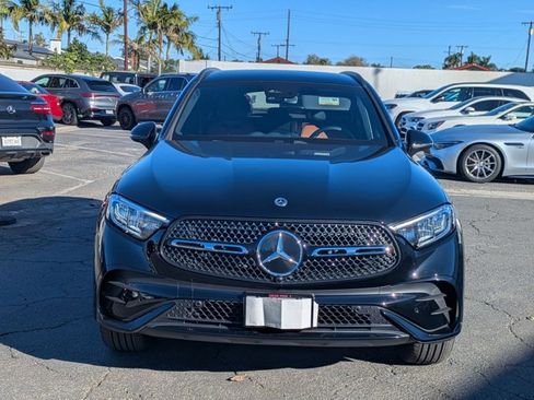 Certified 2025 Mercedes-Benz GLC 300 image 2