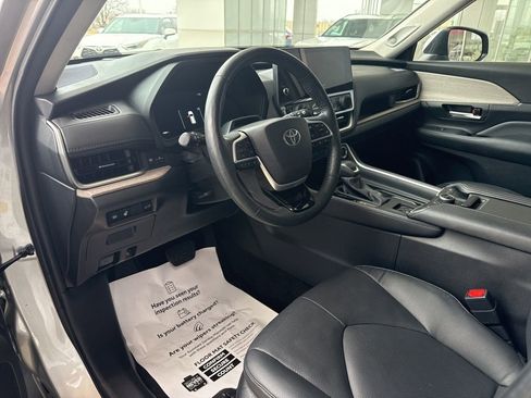 Certified 2024 Toyota Grand Highlander Platinum image 7