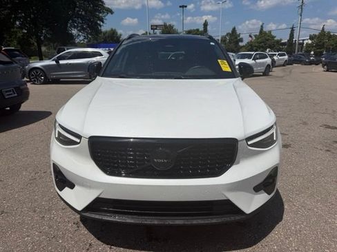 Used 2026 Volvo XC40 B5 Ultra w/ Climate Package AWD/4WD image 2