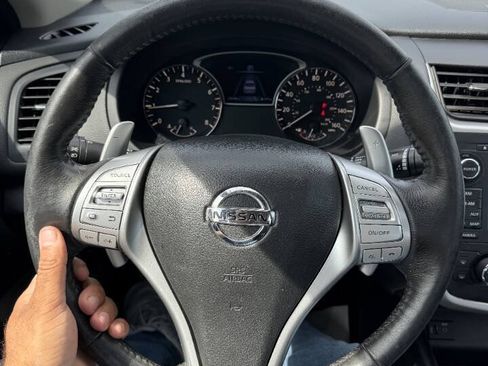 Used 2016 Nissan Altima 3.5 SL FWD image 11