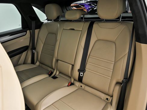 Used 2019 Porsche Cayenne Turbo image 25