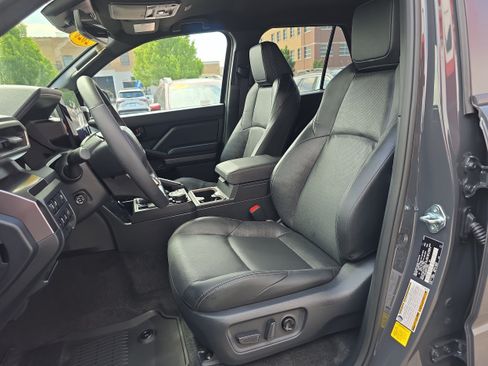 Used 2026 Toyota 4Runner TRD Off-Road Premium AWD/4WD image 12