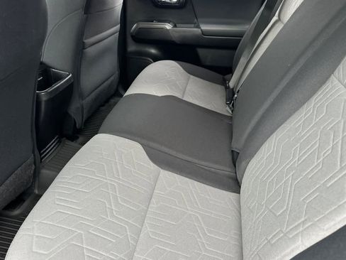 Used 2023 Toyota Tacoma TRD Off-Road image 5