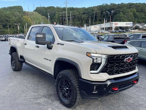 Certified 2026 Chevrolet Silverado 2500 ZR2 w/ LPO, Dark Essentials Package AWD/4WD image 4