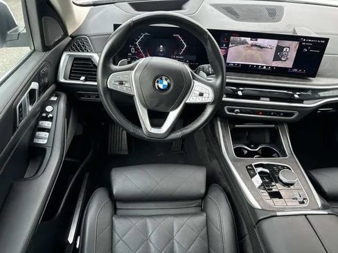 Used 2025 BMW X7 xDrive40i AWD/4WD image 16