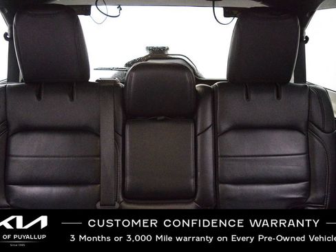 Used 2018 Jeep Wrangler Unlimited Sahara AWD/4WD image 13