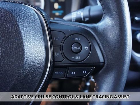 Used 2021 Toyota Corolla SE image 3