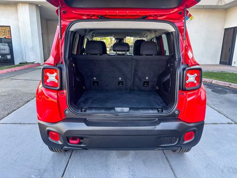 Used 2023 Jeep Renegade Trailhawk image 14