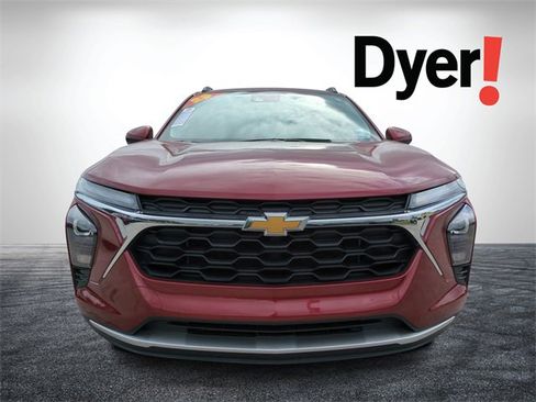 Certified 2025 Chevrolet Trax LT image 9