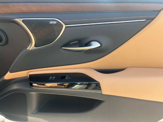Certified 2024 Lexus ES 350 Ultra Luxury w/ Accessory Package (Z2) FWD image 25