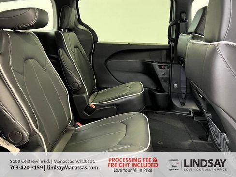 New 2026 Chrysler Pacifica Limited w/ S Appearance Package image 16