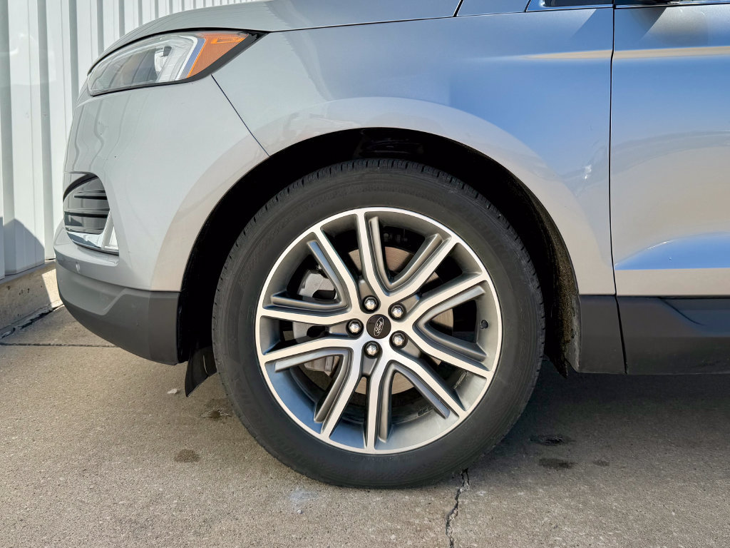 Used 2024 Ford Edge Titanium AWD/4WD image 30