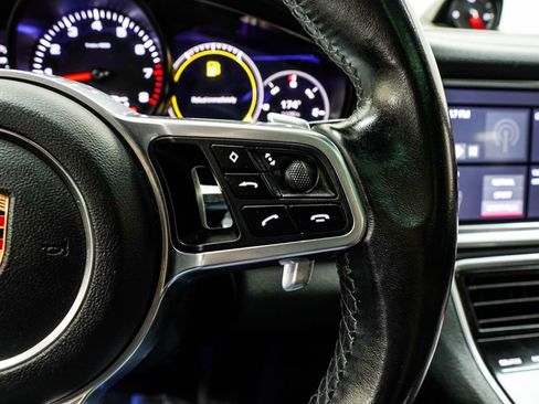 Used 2020 Porsche Panamera image 37