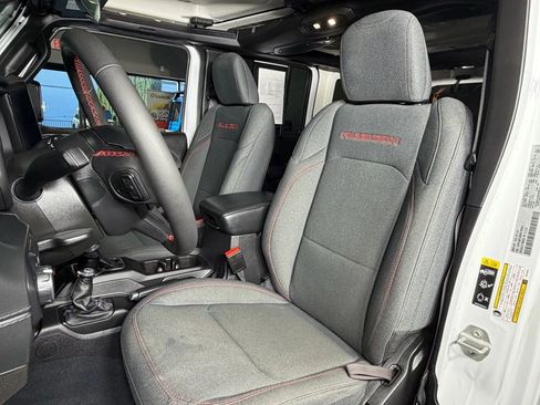 Used 2024 Jeep Wrangler Unlimited Rubicon w/ Convenience Group image 16