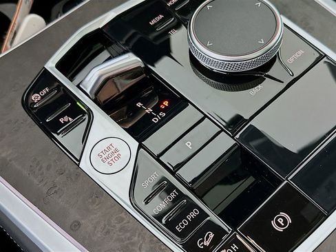 Used 2025 BMW X5 xDrive40i w/ Premium Package image 22