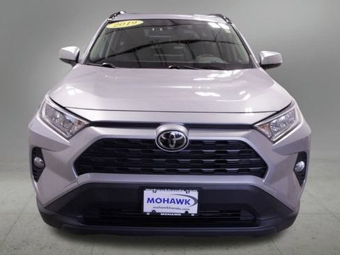Used 2019 Toyota RAV4 XLE image 9