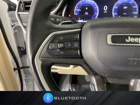 Used 2022 Jeep Grand Cherokee Limited image 25