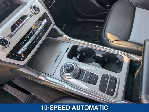Used 2022 Ford Explorer XLT w/ Equipment Group 202A RWD image 19