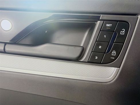 New 2025 Porsche Cayenne S image 9