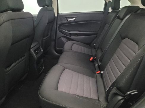 Used 2020 Ford Edge SE image 18