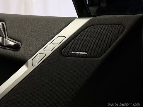 New 2026 BMW iX xDrive60 w/ M Sport Package image 27