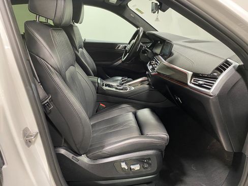 Used 2022 BMW X6 M50i w/ Executive Package image 15