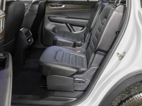 Used 2024 Volkswagen Atlas SEL AWD/4WD image 36