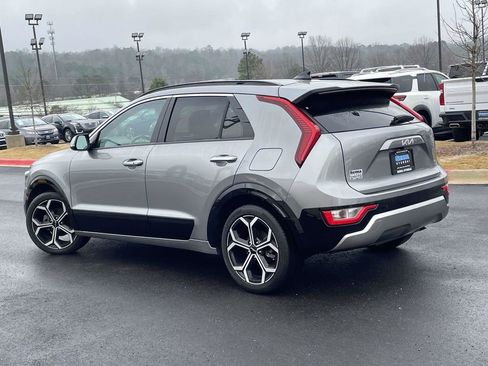 Used 2024 Kia Niro EX Touring image 5