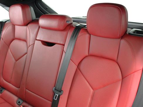 Used 2016 Porsche Macan S image 40