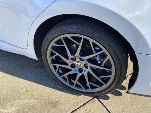 Used 2025 Toyota Camry SE image 29