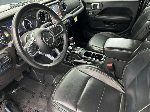 Used 2023 Jeep Wrangler Unlimited Sahara AWD/4WD image 9