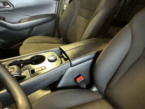 Used 2024 Nissan Rogue S image 20