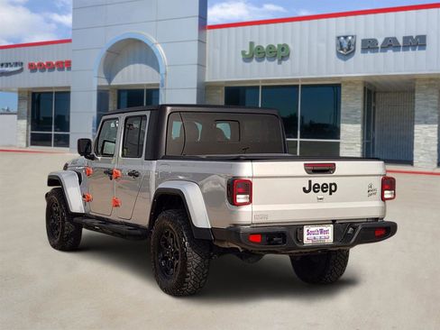 Used 2022 Jeep Gladiator Sport AWD/4WD image 4