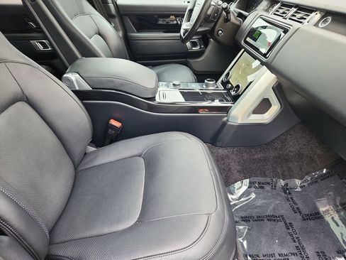 Used 2019 Land Rover Range Rover HSE image 3