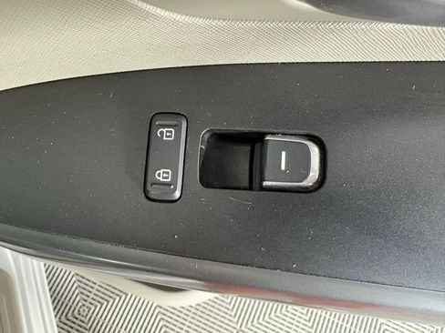 Used 2020 Kia Sedona LX FWD image 35