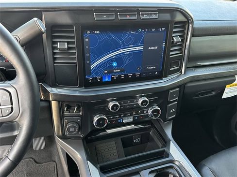 Used 2024 Ford F250 Lariat w/ Chrome Package image 17