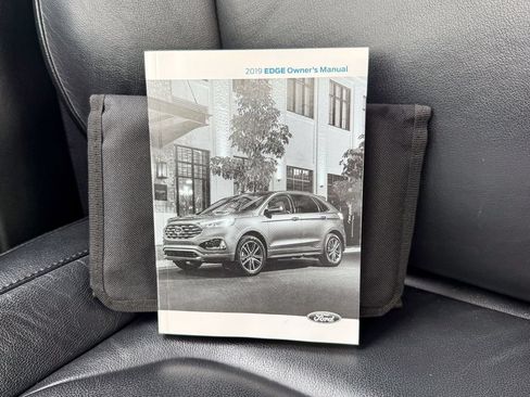 Used 2019 Ford Edge Titanium w/ Cold Weather Package FWD image 32