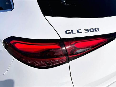 Certified 2025 Mercedes-Benz GLC 300 image 28