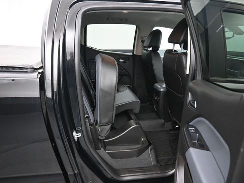 Used 2020 Chevrolet Colorado Z71 w/ Z71 Midnight Edition image 39