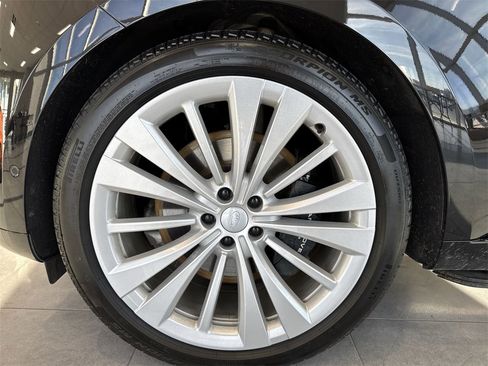 Used 2025 Land Rover Range Rover Long Wheelbase Autobiography image 10