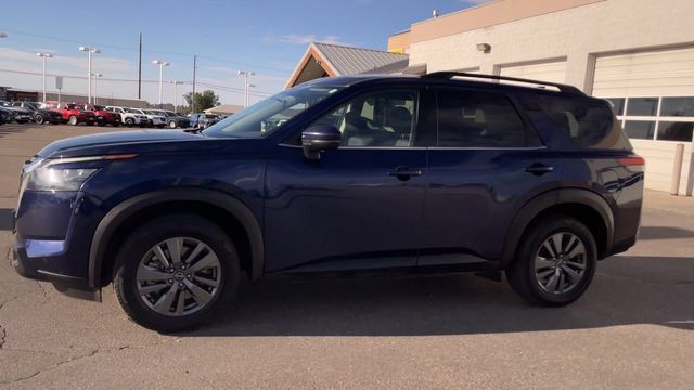 Used 2024 Nissan Pathfinder SV AWD/4WD image 6