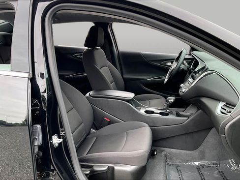 Used 2023 Chevrolet Malibu RS FWD image 9