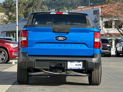 Certified 2025 Ford Maverick Lariat w/ Black Appearance Package image 4